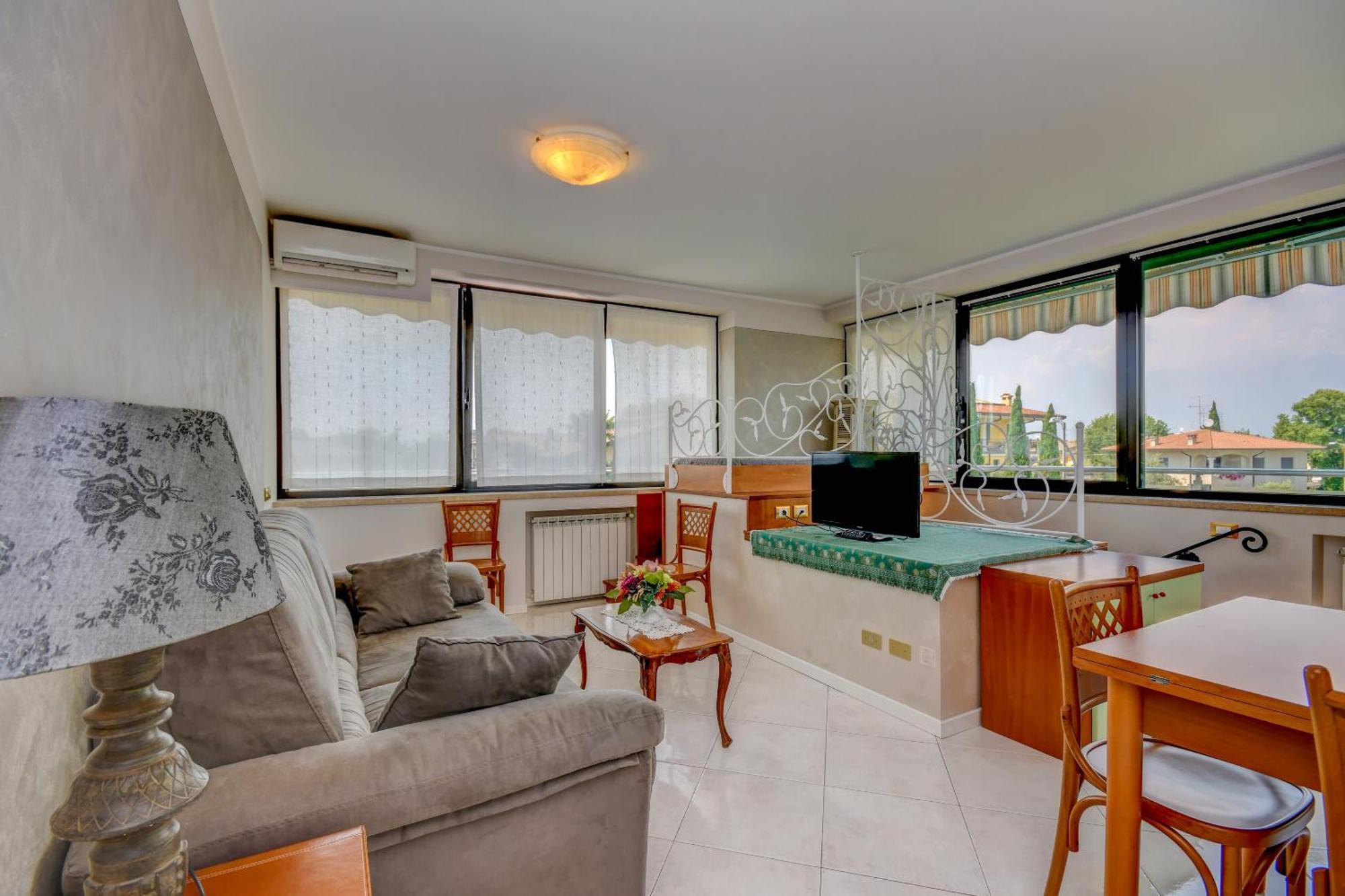 อพาร์ตเมนต์ อเมริกา Apartment ซีร์มิโอเน ภายนอก รูปภาพ
