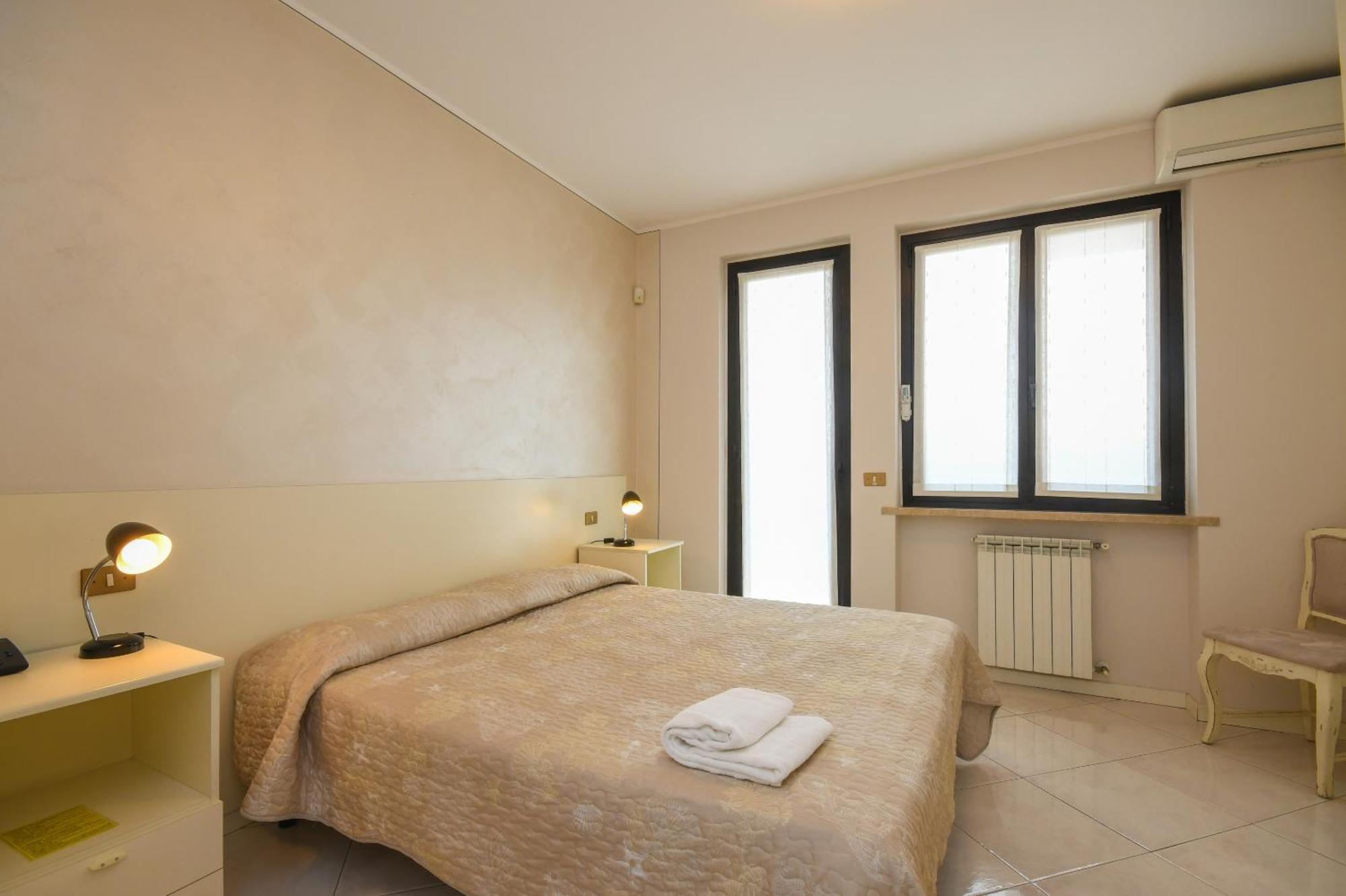 อพาร์ตเมนต์ อเมริกา Apartment ซีร์มิโอเน ภายนอก รูปภาพ